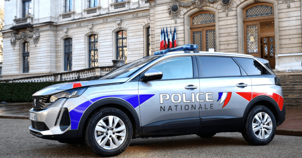 Peugeot 5008 Police car in France